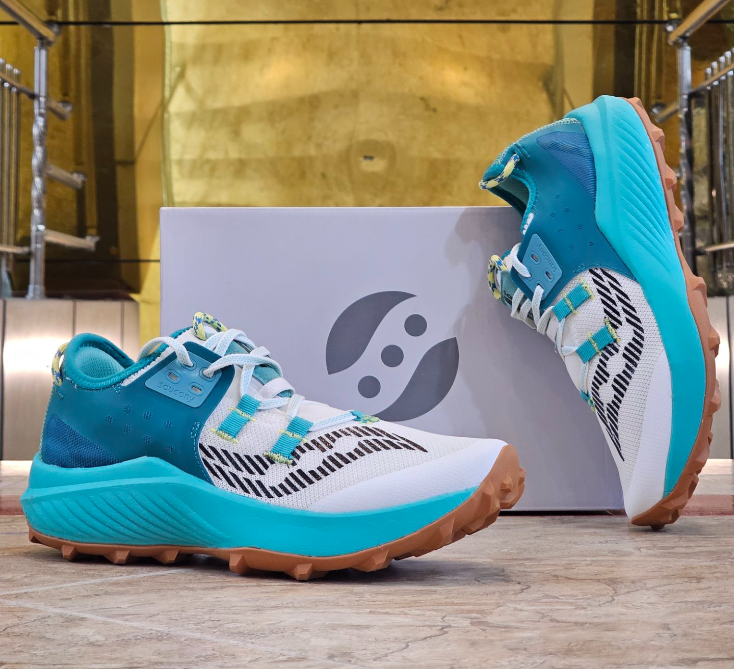 کتونی ساکونی اندورفین ریفت مسترکوالیتی saucony endorphin rift ساخت ویتنام وارداتی سایز ۴۰ الی ۴۵ضمانت کیفیت کالا فروش تکی و عمده