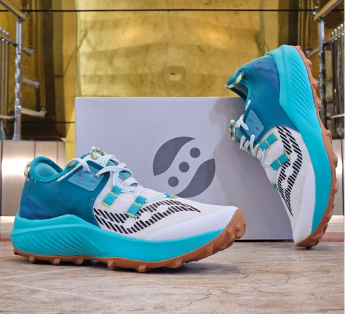 کتونی ساکونی اندورفین ریفت مسترکوالیتی saucony endorphin rift ساخت ویتنام وارداتی سایز ۴۰ الی ۴۵ضمانت کیفیت کالا فروش تکی و عمده
