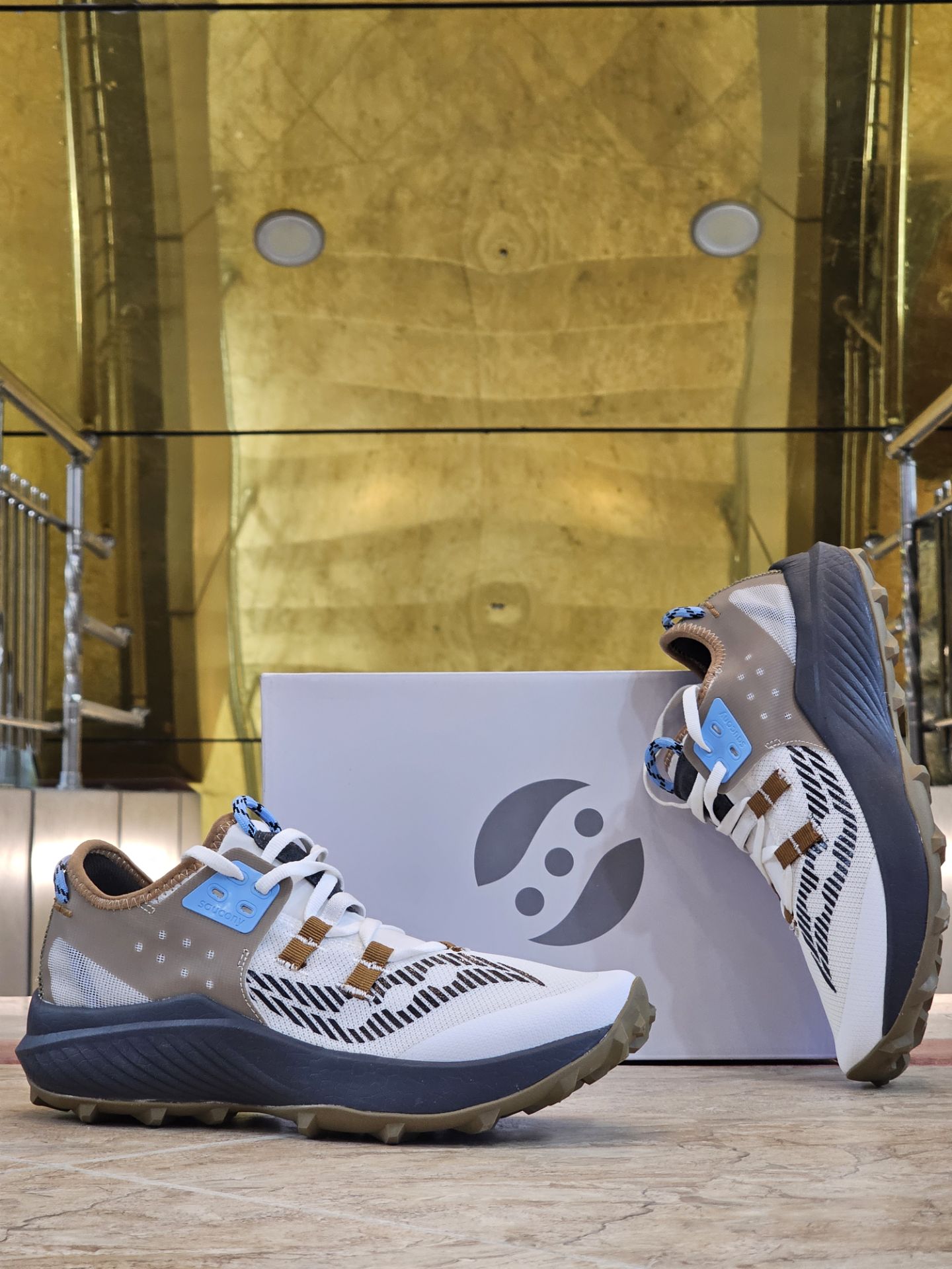 کتونی ساکونی اندورفین ریفت مسترکوالیتی saucony endorphin rift ساخت ویتنام وارداتی سایز ۴۰ الی ۴۵ضمانت کیفیت کالا فروش تکی و عمده