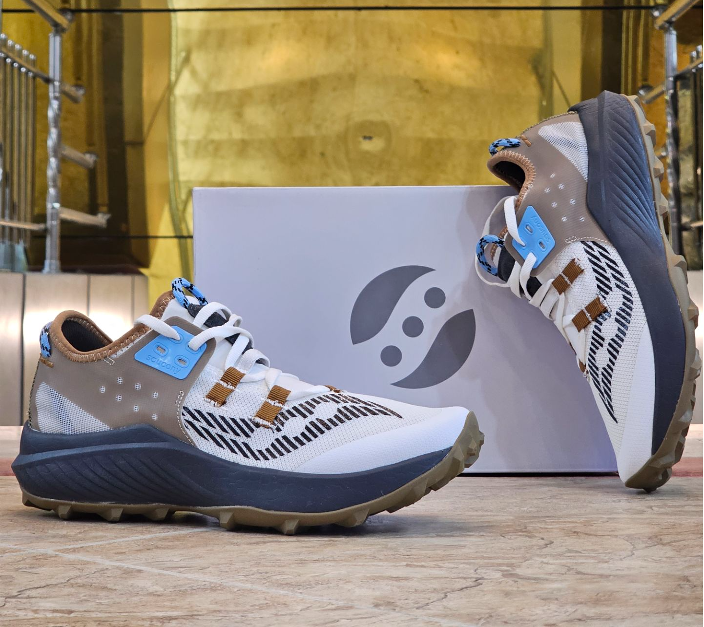 کتونی ساکونی اندورفین ریفت مسترکوالیتی saucony endorphin rift ساخت ویتنام وارداتی سایز ۴۰ الی ۴۵ضمانت کیفیت کالا فروش تکی و عمده