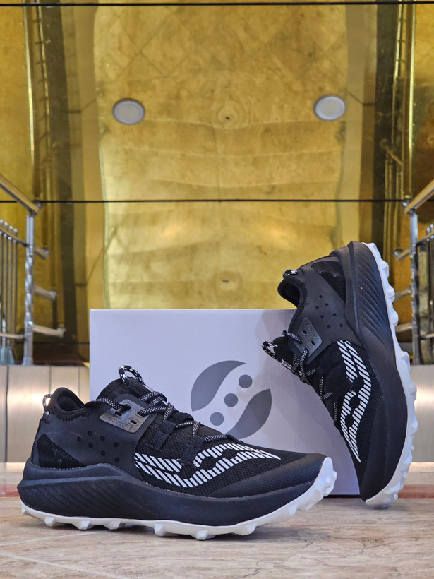 کتونی ساکونی اندورفین ریفت مسترکوالیتی saucony endorphin rift ساخت ویتنام وارداتی سایز ۴۰ الی ۴۵ضمانت کیفیت کالا فروش تکی و عمده