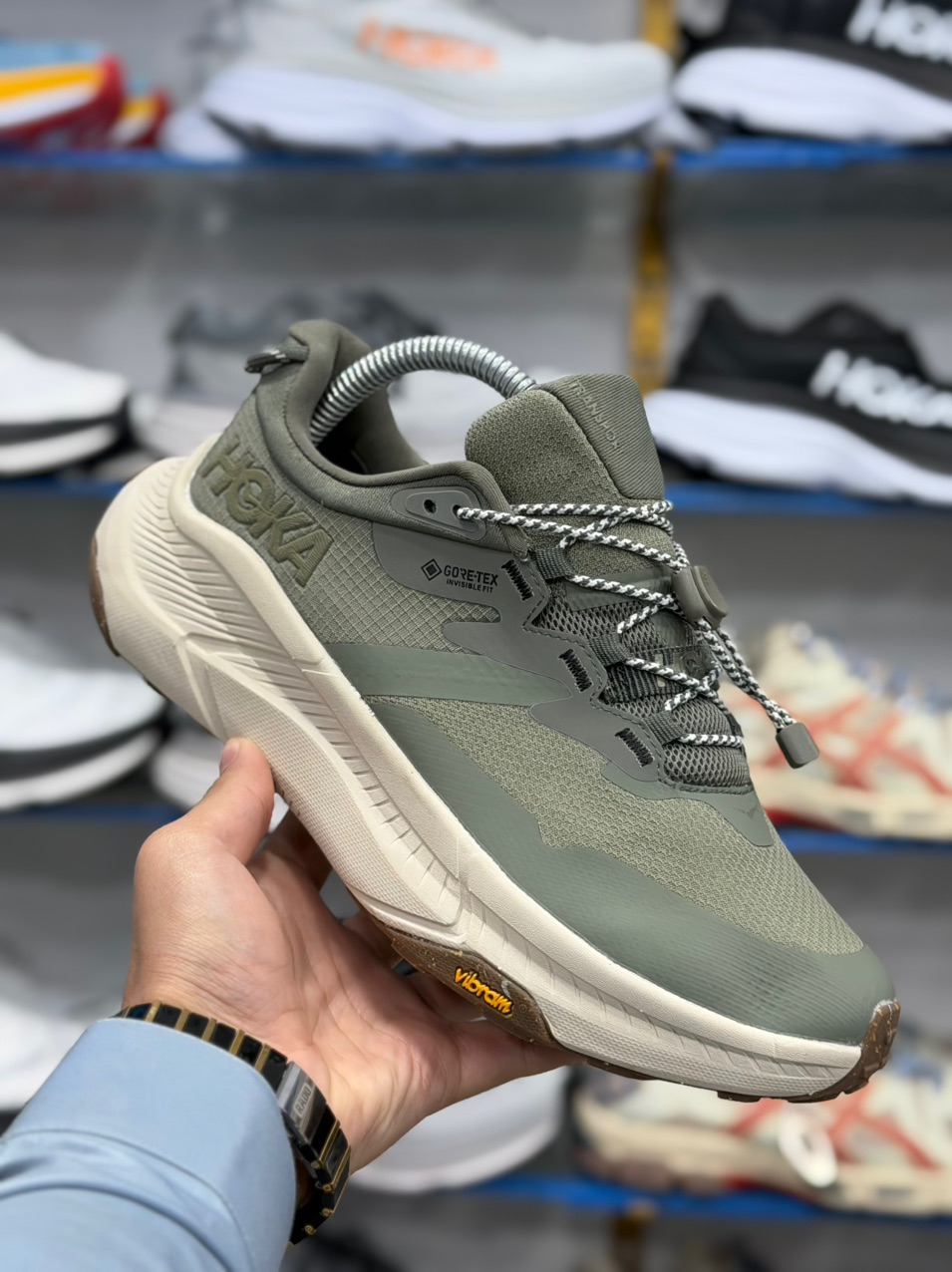 کتونی هوکا ترنسپورت مسترکوالیتی HOKA Transport goretexساخت ویتنام وارداتی زیره ویبرام ضد آب کیفیت عالی سایز 40 الی ۴۵فروش تکی و عمده ضمانت کیفیت کالا
