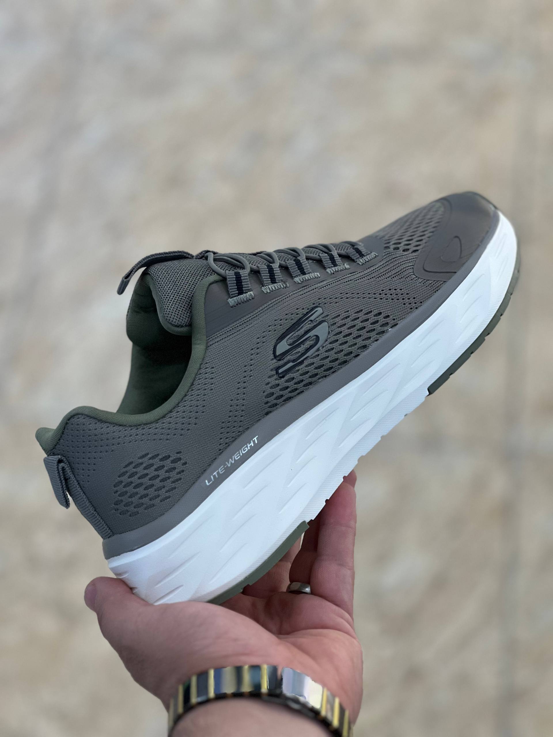 کتونی اسکیچرز ارچ فیت برزنتی ضد آب طبی و سبکSkechers Archfit Airmaxساخت ویتنام وارداتی سایز ۴۰ الی ۴۵ فروش تکی و عمده ضمانت کیفیت کالا