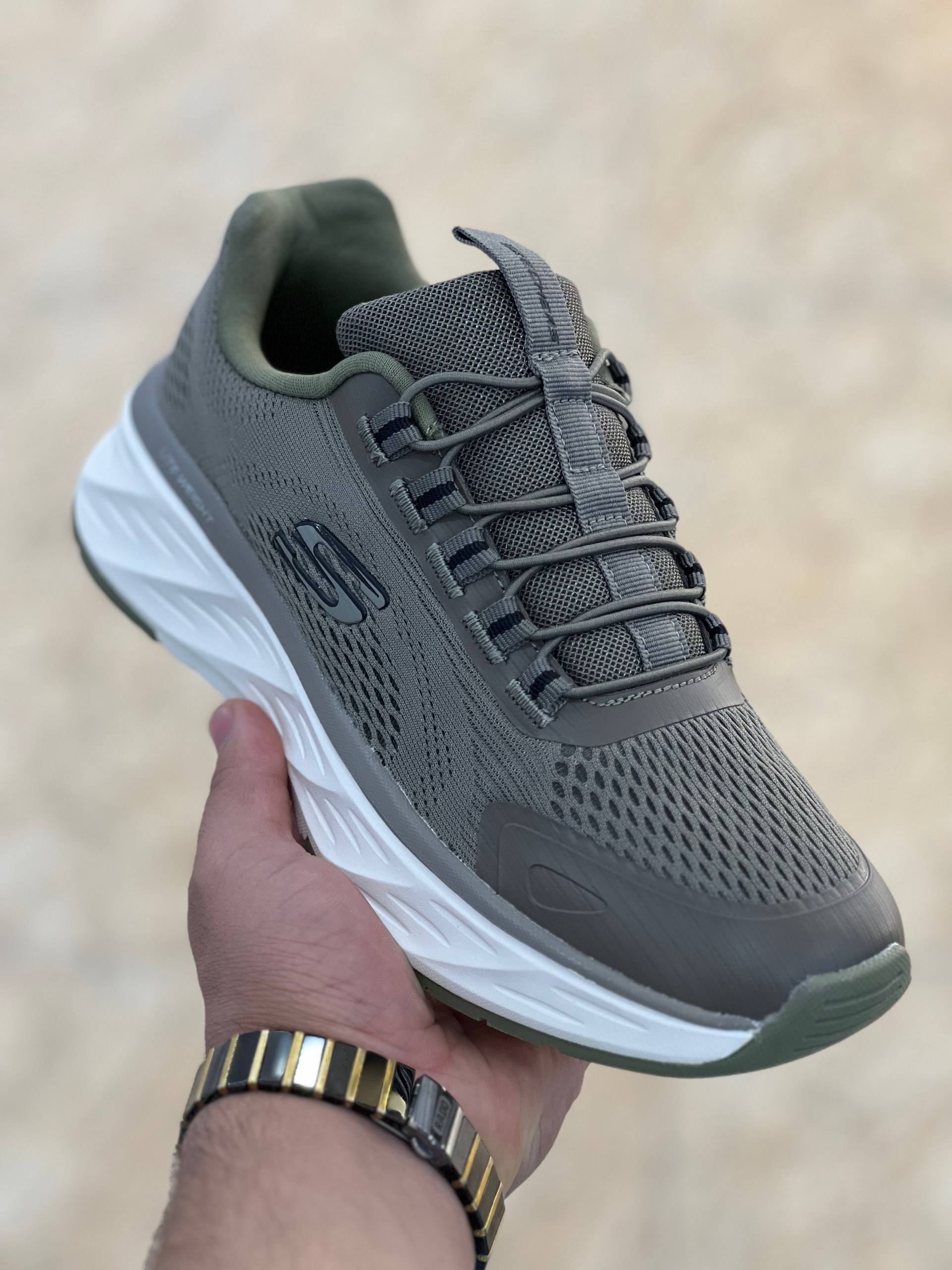 کتونی اسکیچرز ارچ فیت برزنتی ضد آب طبی و سبکSkechers Archfit Airmaxساخت ویتنام وارداتی سایز ۴۰ الی ۴۵ فروش تکی و عمده ضمانت کیفیت کالا