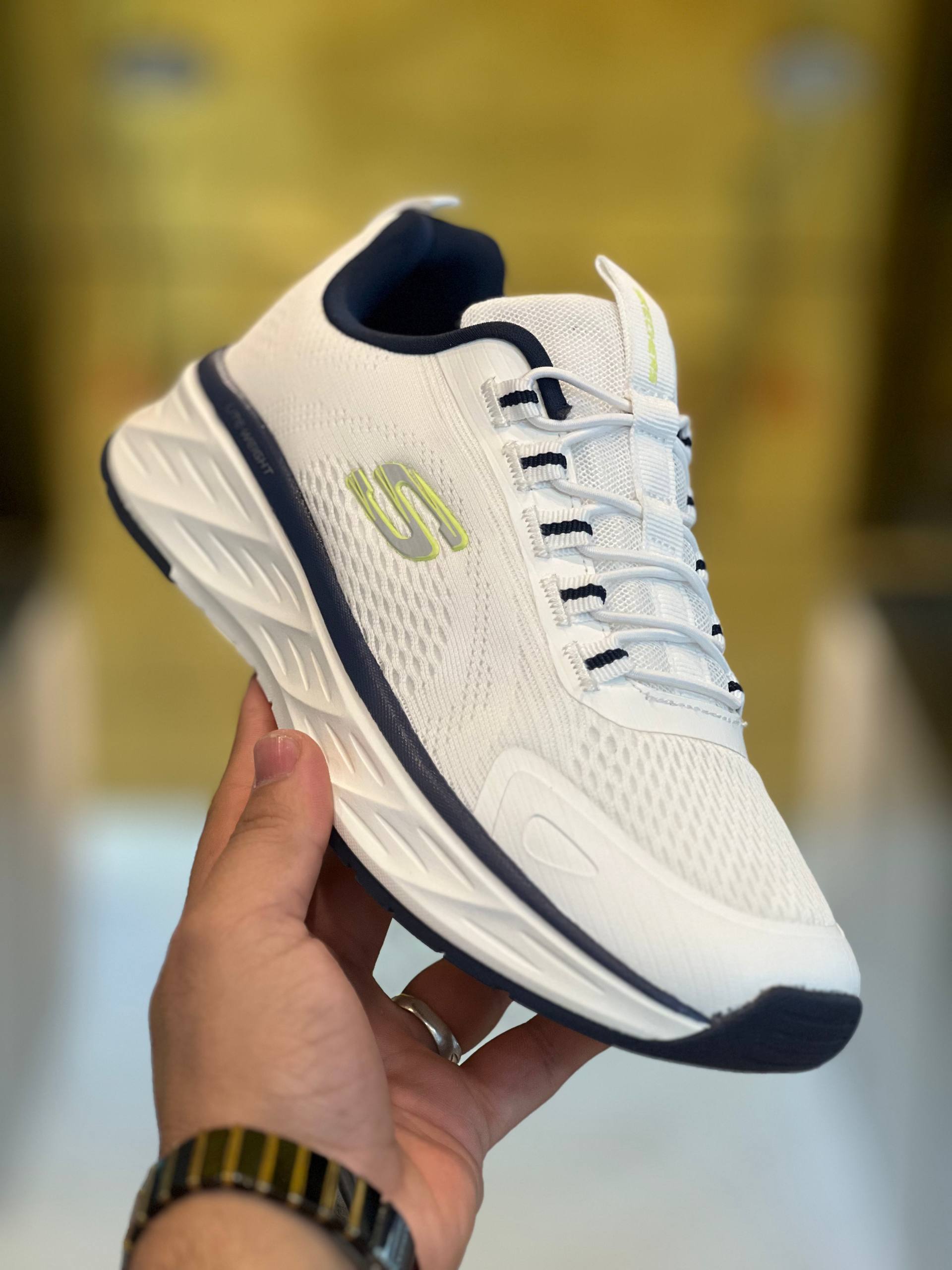 کتونی اسکیچرز ارچ فیت برزنتی ضد آب طبی و سبکSkechers Archfit Airmaxساخت ویتنام وارداتی سایز ۴۰ الی ۴۵ فروش تکی و عمده ضمانت کیفیت کالا