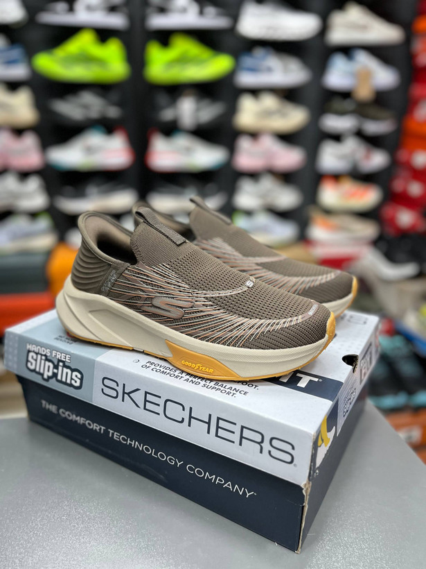 کتونی طبی اسکیچرزبدون بند اسلیپ مسترکوالیتیSkechers Slip-insوارداتی ساخت ویتنام طبی و بدون بند سایز۴۰ الی ۴۵ فروش تکی و عمده ضمانت کیفیت کالا
