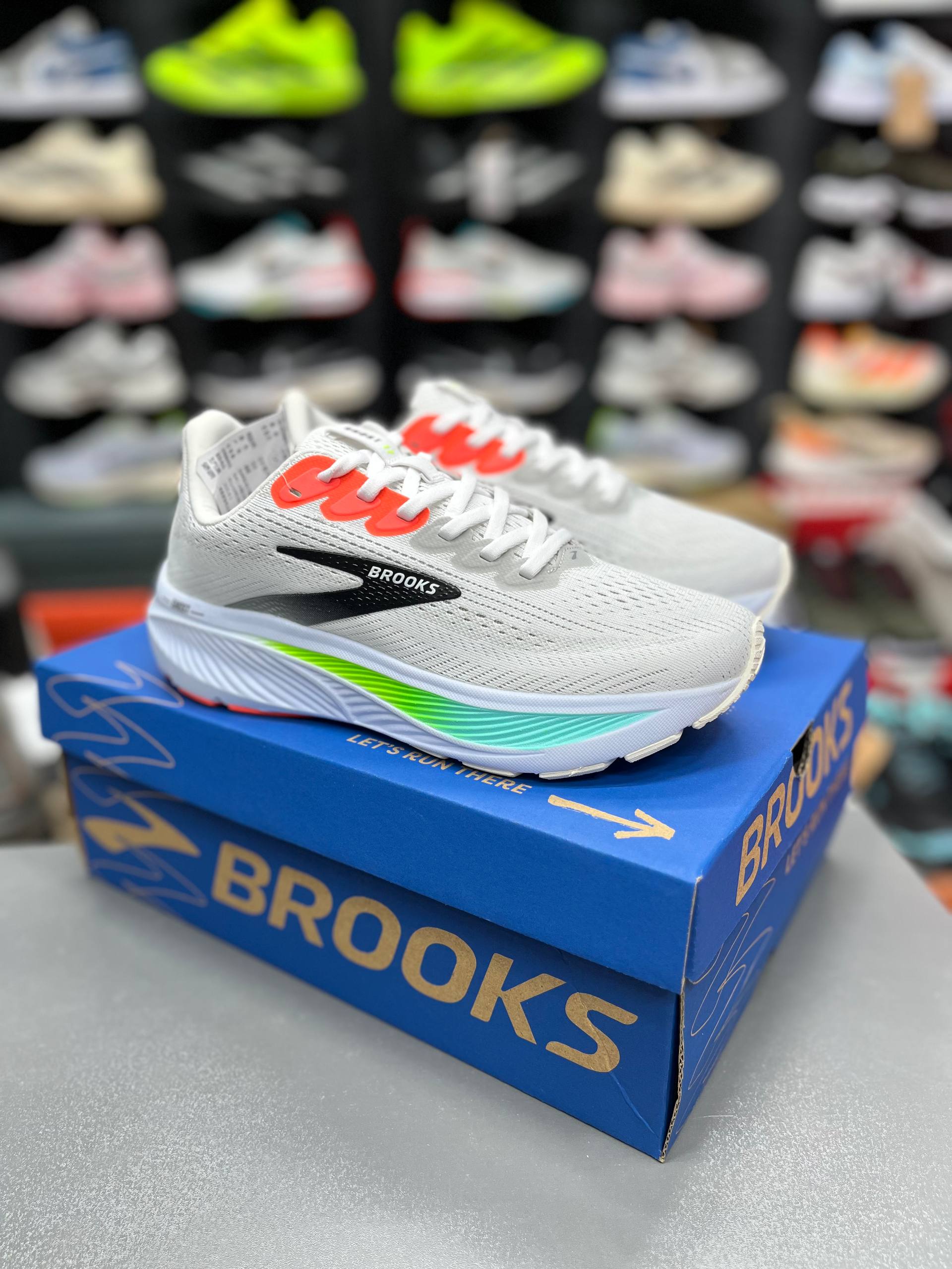 کتونی بروکس گاست ۱۷ مسترکوالیتیBrooks ghost 17ساخت ویتنام وارداتی سایز ۳۹ الی ۴۵ضمانت کیفیت کالا فروش تکی و عمده
