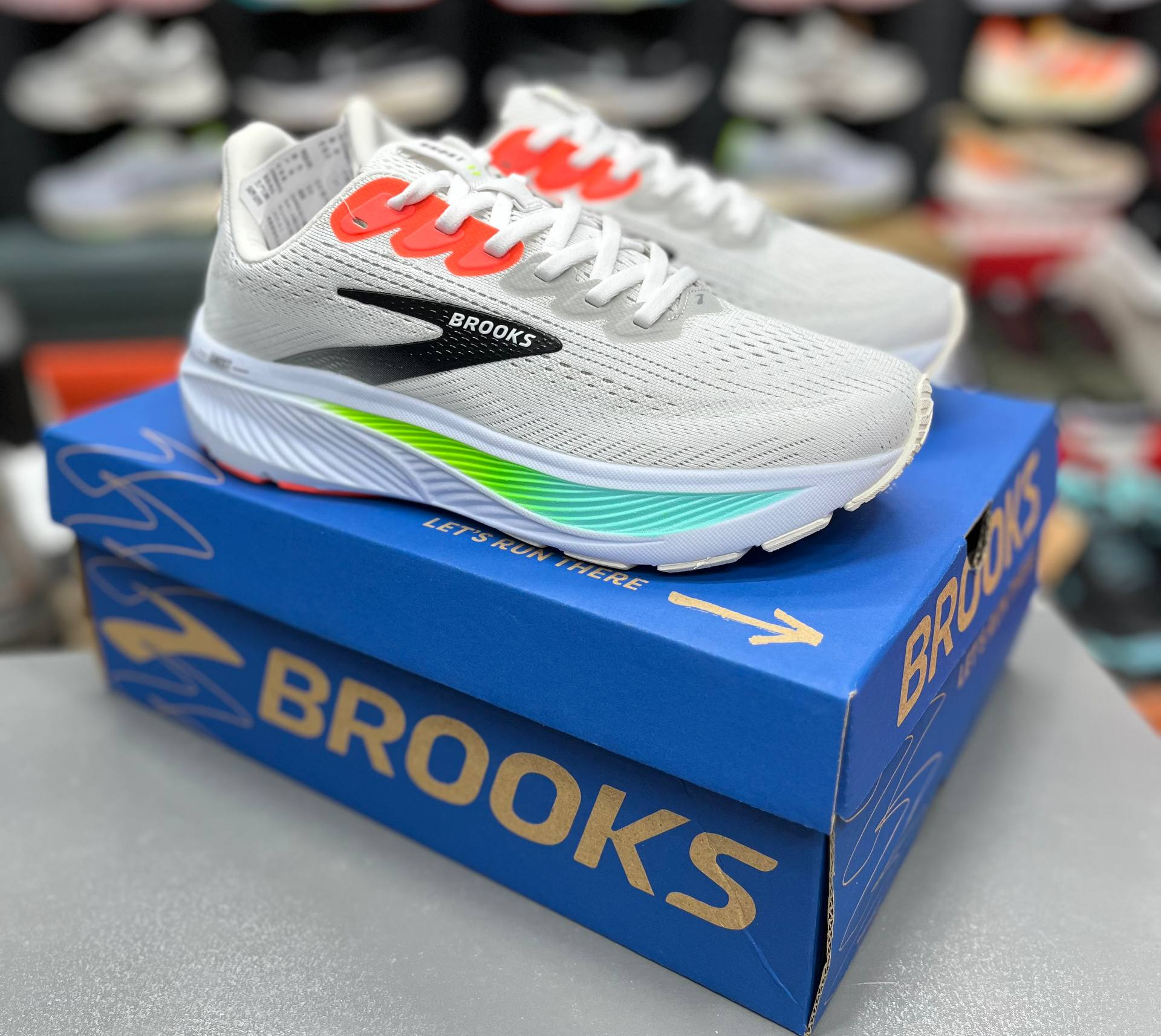 کتونی بروکس گاست ۱۷ مسترکوالیتیBrooks ghost 17ساخت ویتنام وارداتی سایز ۳۹ الی ۴۵ضمانت کیفیت کالا فروش تکی و عمده