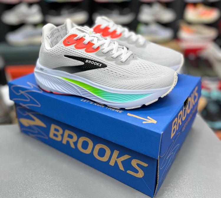 کتونی بروکس گاست ۱۷ مسترکوالیتیBrooks ghost 17ساخت ویتنام وارداتی سایز ۳۹ الی ۴۵ضمانت کیفیت کالا فروش تکی و عمده