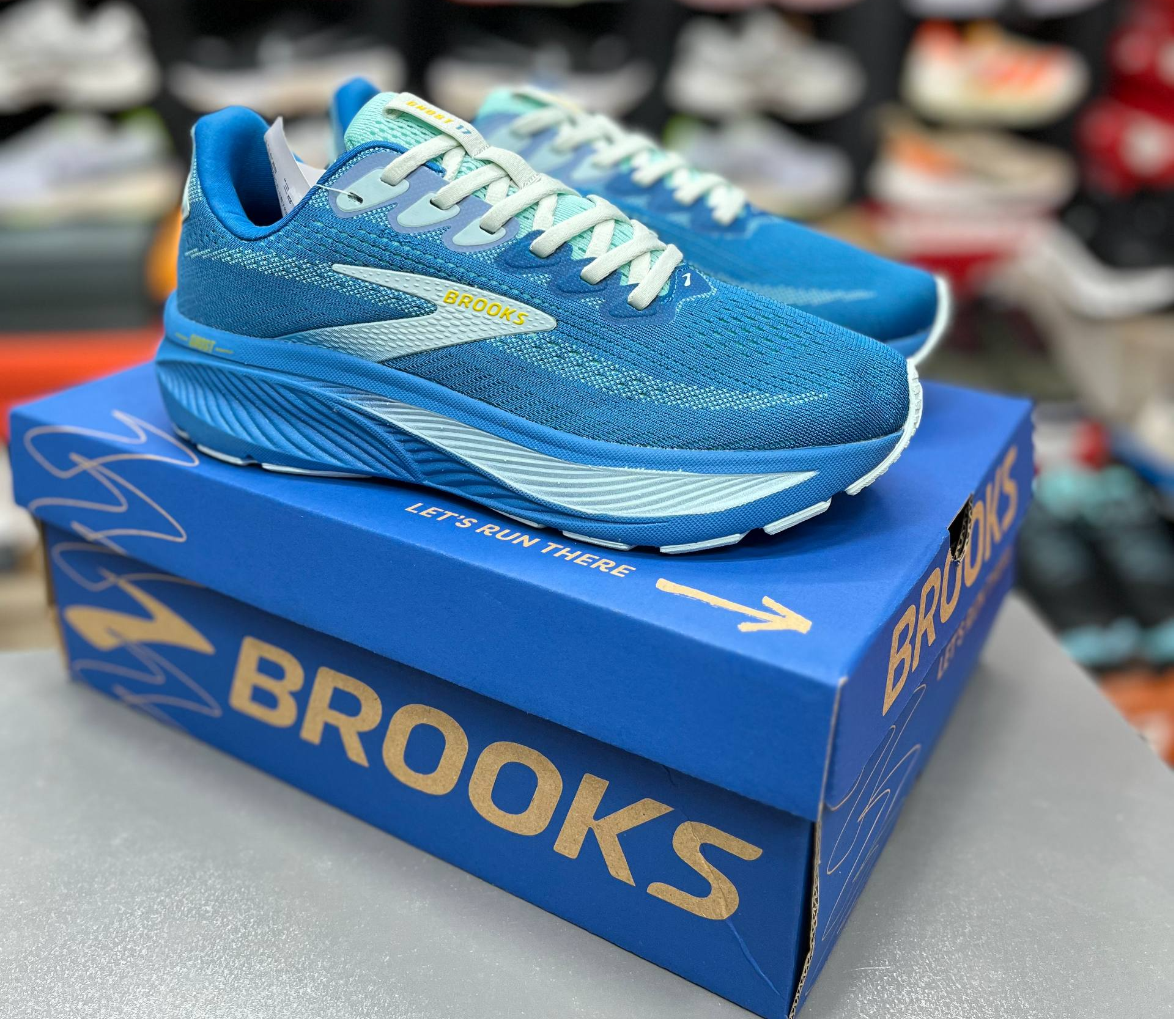 کتونی بروکس گاست ۱۷ مسترکوالیتیBrooks ghost 17ساخت ویتنام وارداتی سایز ۳۹ الی ۴۵ضمانت کیفیت کالا فروش تکی و عمده