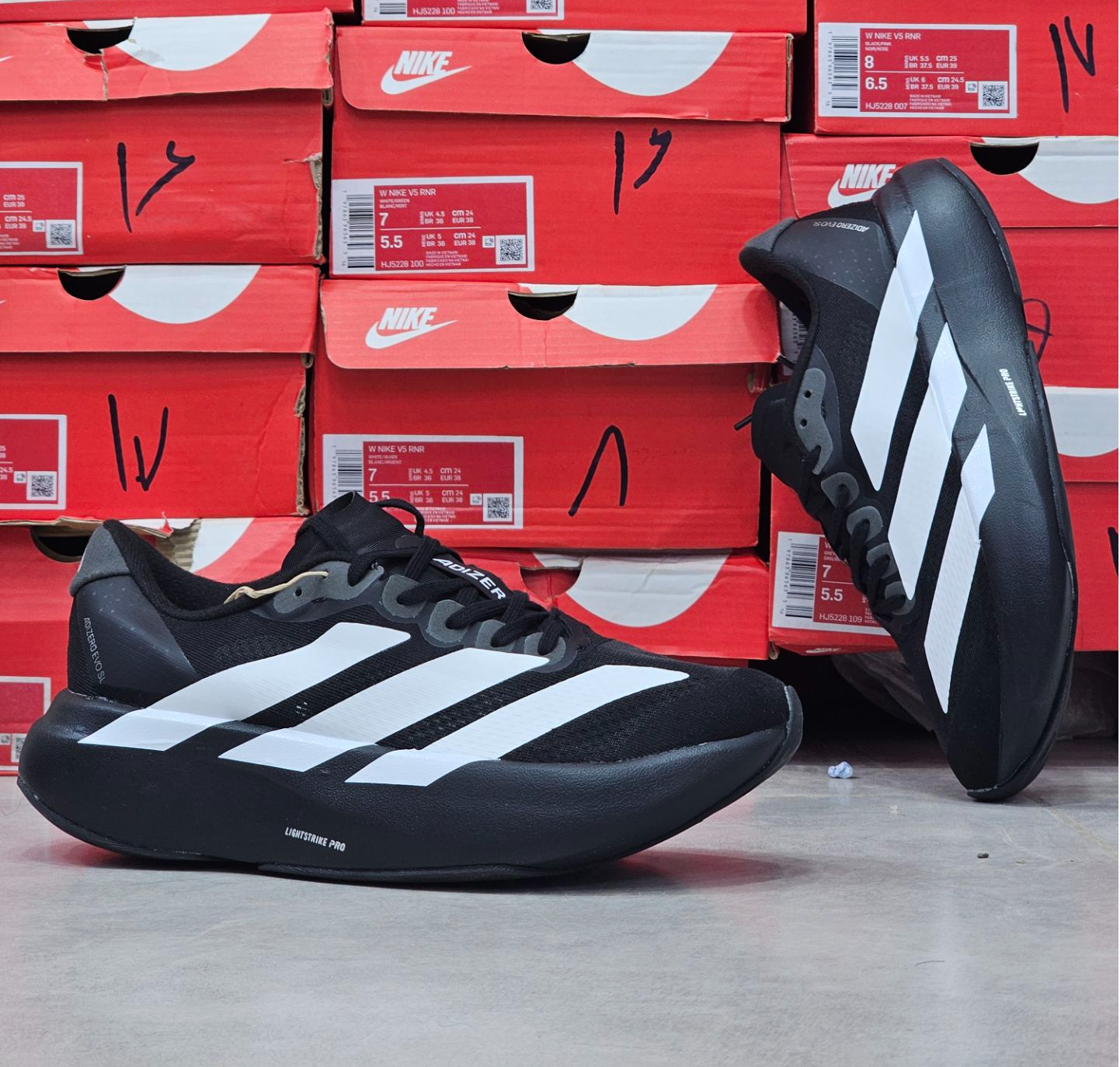 آدیداس آدیزیرو Adidas Adizero EVOSLساخت ویتنام وارداتی سایز ۳۸ الی ۴۵ ست جذاب زنانه و مردانه ضمانت کالا فروش تکی و عمده بالاترین کیفیت مسترکوالیتی A