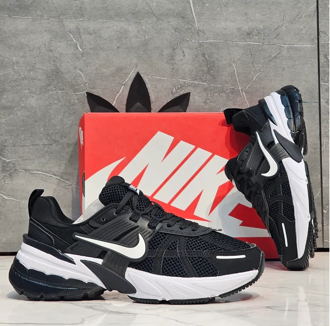 کتونی نایک وی تو کی Nike V2k Runساخت ویتنام وارداتی سایز 37الی۴۵ فروش تکی و عمده ضمانت اصالت کالا بالاترین کیفیت درجه ۱
