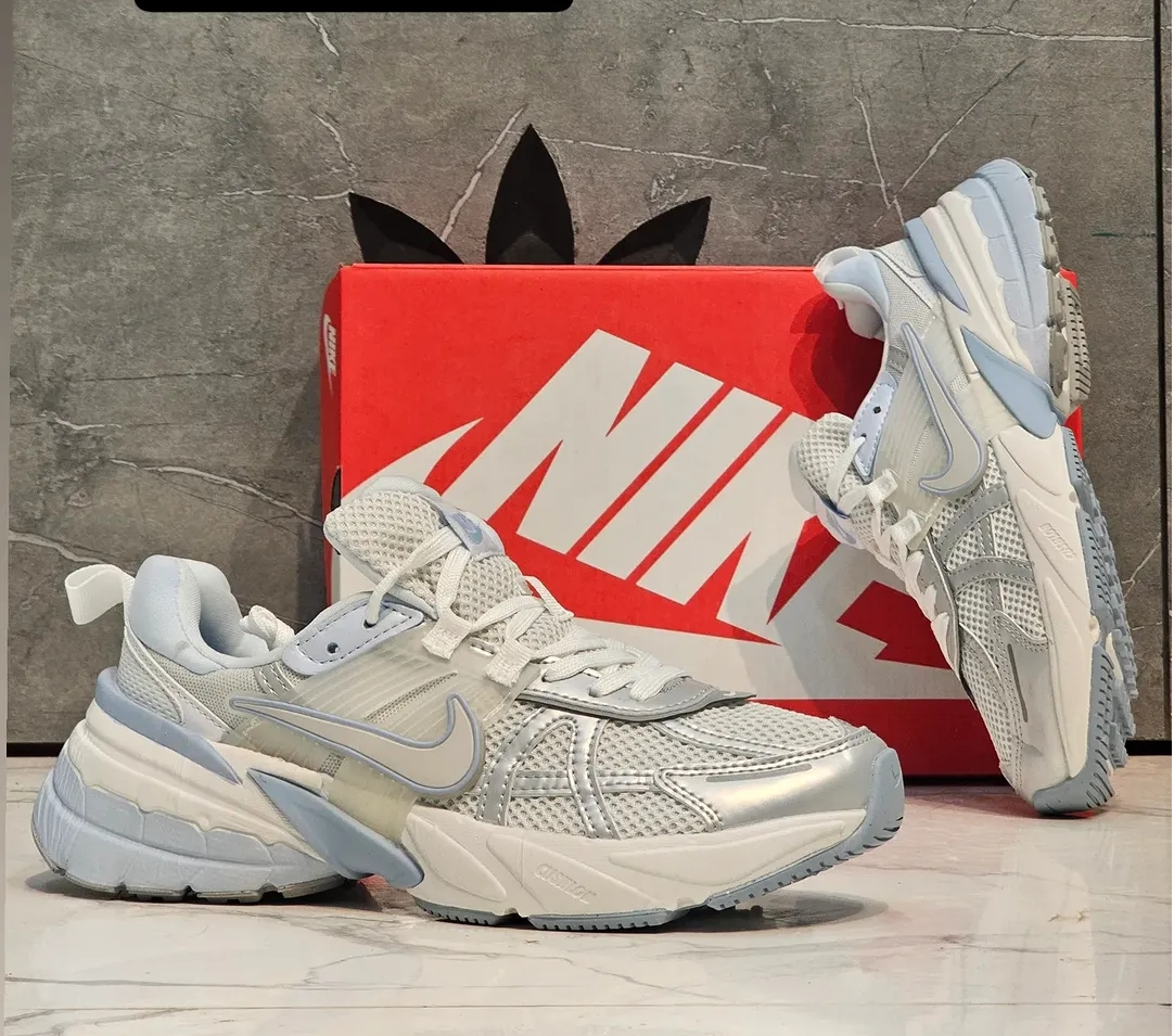 کتونی نایک وی تو کی Nike V2k Runساخت ویتنام وارداتی سایز 37الی۴۵ فروش تکی و عمده ضمانت اصالت کالا بالاترین کیفیت درجه ۱