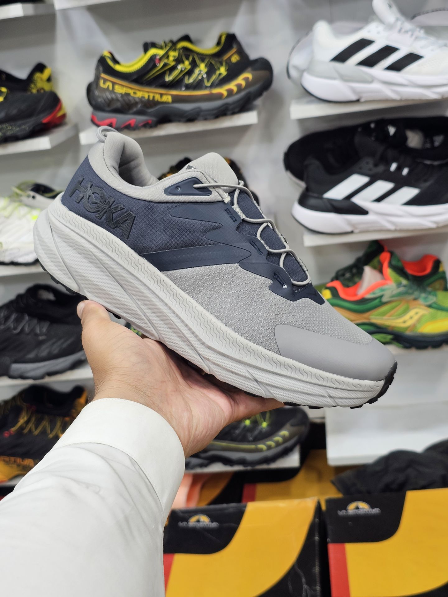 کتونی هوکا ترانسپورت مسترکوالیتی HOKA Transport goretexساخت ویتنام وارداتی زیره ویبرام ضد آب کیفیت عالی سایز 40 الی ۴۵فروش تکی و عمده ضمانت کیفیت کالا