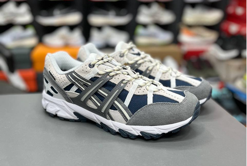 کتونی هوکا ترانسپورت مسترکوالیتی HOKA Transport goretexساخت ویتنام وارداتی زیره ویبرام ضد آب کیفیت عالی سایز 40 الی ۴۵فروش تکی و عمده ضمانت کیفیت کالا