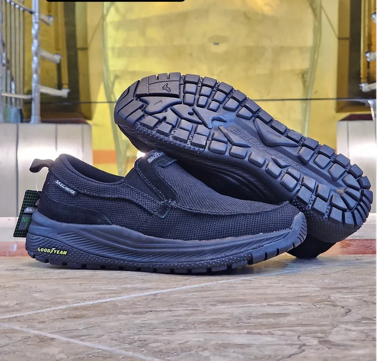 کتونی اسکیچرز اسلیپ Skechers slip lnsساخت ویتنام وارداتی سایز ۴۰الی ۴۵ فروش تکی وعمده ضمانت کیفیت کالا