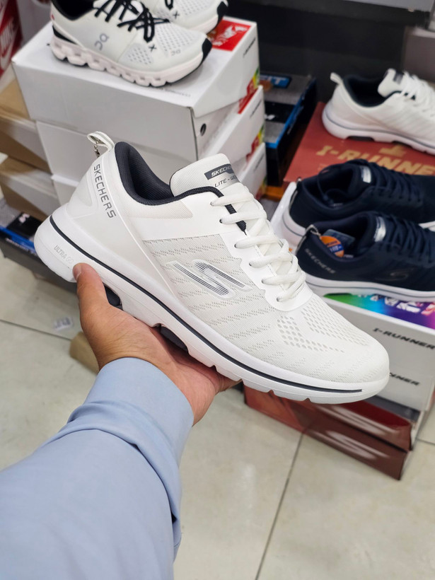 کتونی اسکیچرز اولترا گو مسترکوالیتیSkechers Ultra Goساخت ویتنام وارداتی سایز ۴۳الی ۴۸ فروش تکی و عمده ضمانت اصالت کالا کیفیت مسترکوالیتی درجه ۱