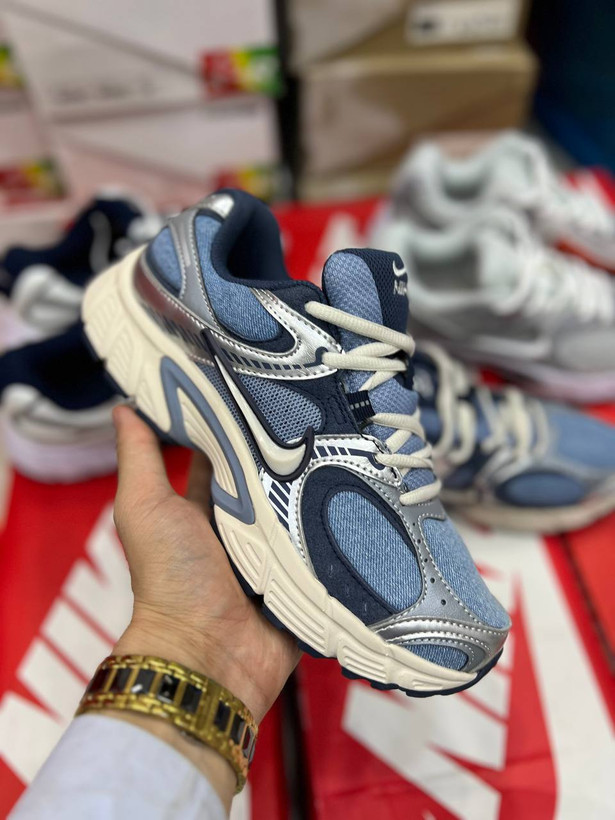 کتونی نایک وی فایو کی مسترکوالیتی Nike v5k run ساخت ویتنام وارداتی سایز۳۷الی45 ست زنانه و مردانه ضمانت کیفیت کالا فروش تکی و عمده