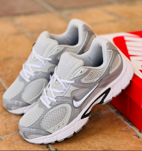 کتونی نایک وی فایو کی مسترکوالیتی Nike v5k run ساخت ویتنام وارداتی سایز۳۷الی45 ست زنانه و مردانه ضمانت کیفیت کالا فروش تکی و عمده