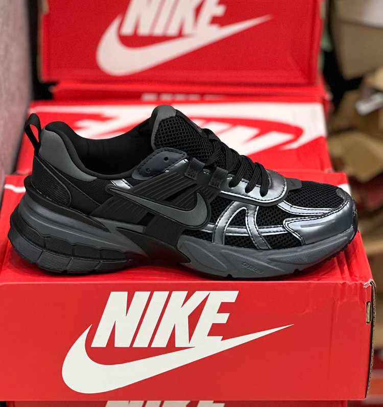 کتونی نایک وی فایو کی مسترکوالیتی Nike v5k run ساخت ویتنام وارداتی سایز۳۷الی45 ست زنانه و مردانه ضمانت کیفیت کالا فروش تکی و عمده