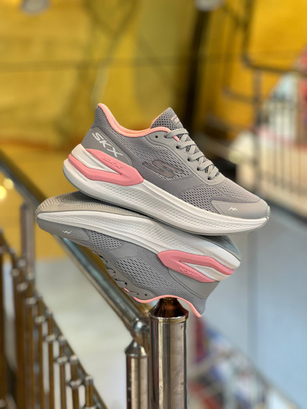کتونی زنانه اسکیچرز مسترکوالیتی Skechers SKXساخت ویتنام وارداتی سایز۳۷ الی ۴۰فروش تکی و عمده ضمانت اصالت کالا بالاترین کیفیت درجه ۱