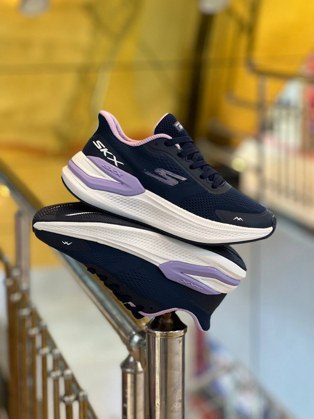 کتونی زنانه اسکیچرز مسترکوالیتی Skechers SKXساخت ویتنام وارداتی سایز۳۷ الی ۴۰فروش تکی و عمده ضمانت اصالت کالا بالاترین کیفیت درجه ۱