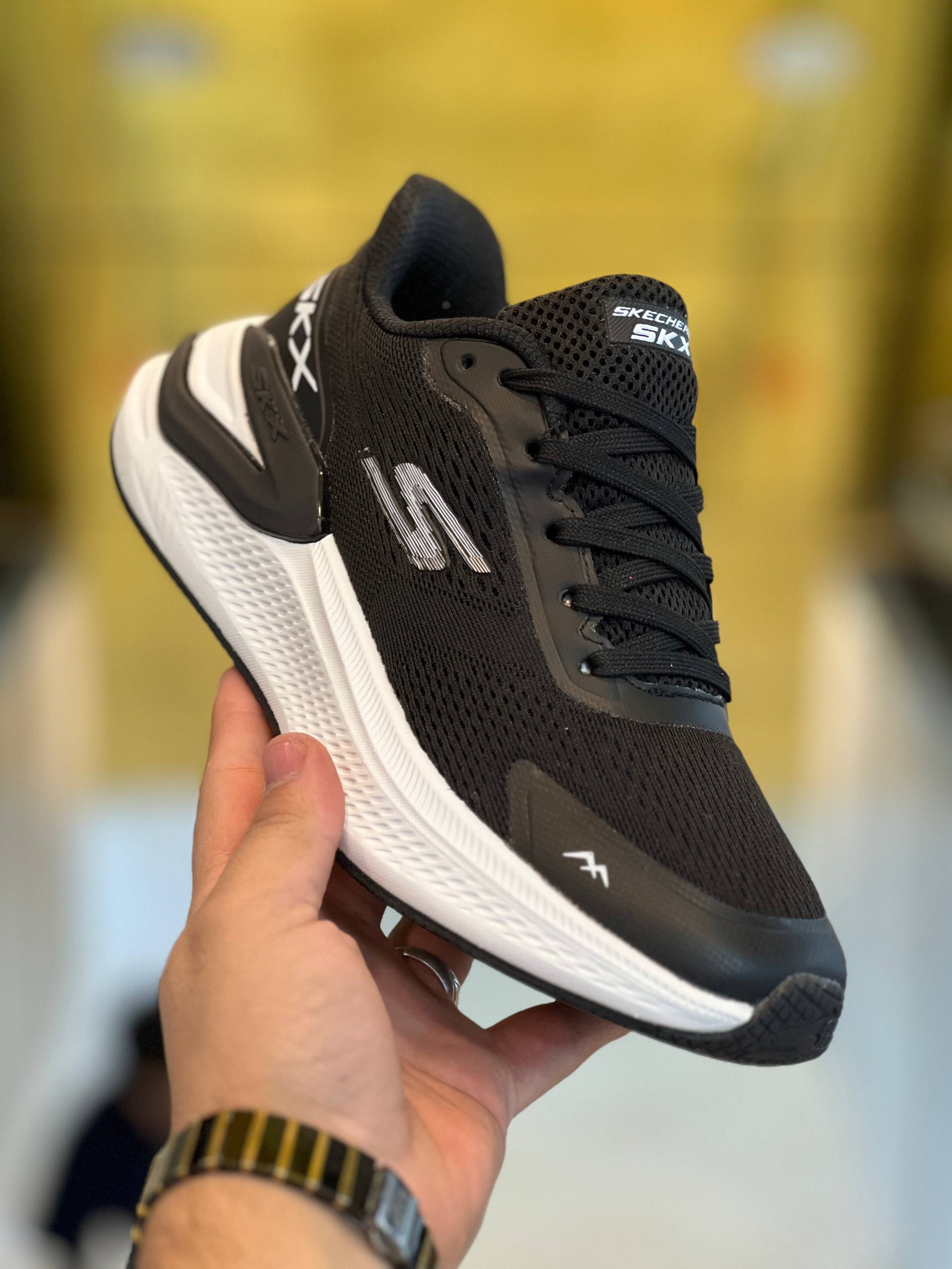 کتونی زنانه اسکیچرز مسترکوالیتی Skechers SKXساخت ویتنام وارداتی سایز۳۷ الی ۴۰فروش تکی و عمده ضمانت اصالت کالا بالاترین کیفیت درجه ۱