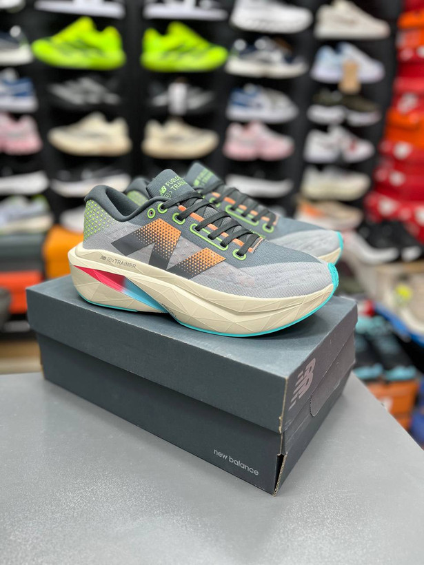 کتونی نیوبالانس الیت مسترکوالیتیNew Balance FuelCell SuperComp Elite v3ساخت ویتنام وارداتی سایز ۴۰ الی۴۵فروش تکی و عمده پایین ترین قیمت بالاترین کیفیت ضمانت اصالت کالا