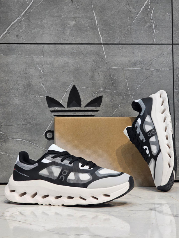 کتونی کیوسی آن رانینگ کلادتیلت مسترکوالیتی On Running Cloudtiltساخت ویتنام وارداتی سایز۴۰ الی ۴۵ فروش عمده و تک ضمانت کیفیت کالا