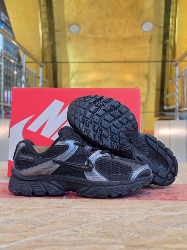 کتونی نایک وی فایو کی مسترکوالیتی Nike v5k run ساخت ویتنام وارداتی سایز۴۰الی45ضمانت کیفیت کالا فروش تکی و عمده