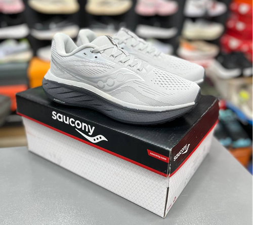 کتونی ساکونی راید۱۸مسترکوالیتیSaucony Ride 18ساخت ویتنام وارداتی سایز ۴۰ الی ۴۵ضمانت کیفیت کالا فروش تکی و عمده