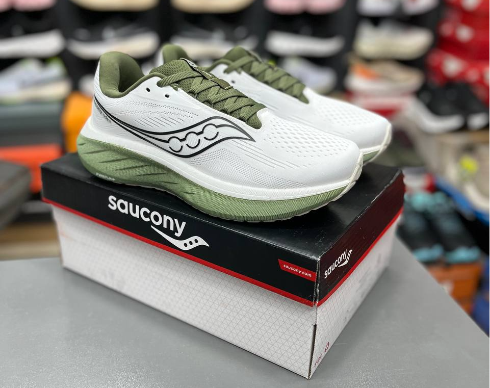 کتونی ساکونی راید۱۸مسترکوالیتیSaucony Ride 18ساخت ویتنام وارداتی سایز ۴۰ الی ۴۵ضمانت کیفیت کالا فروش تکی و عمده