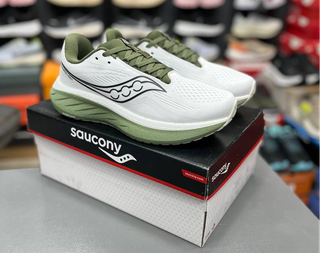 کتونی ساکونی راید۱۸مسترکوالیتیSaucony Ride 18ساخت ویتنام وارداتی سایز ۴۰ الی ۴۵ضمانت کیفیت کالا فروش تکی و عمده
