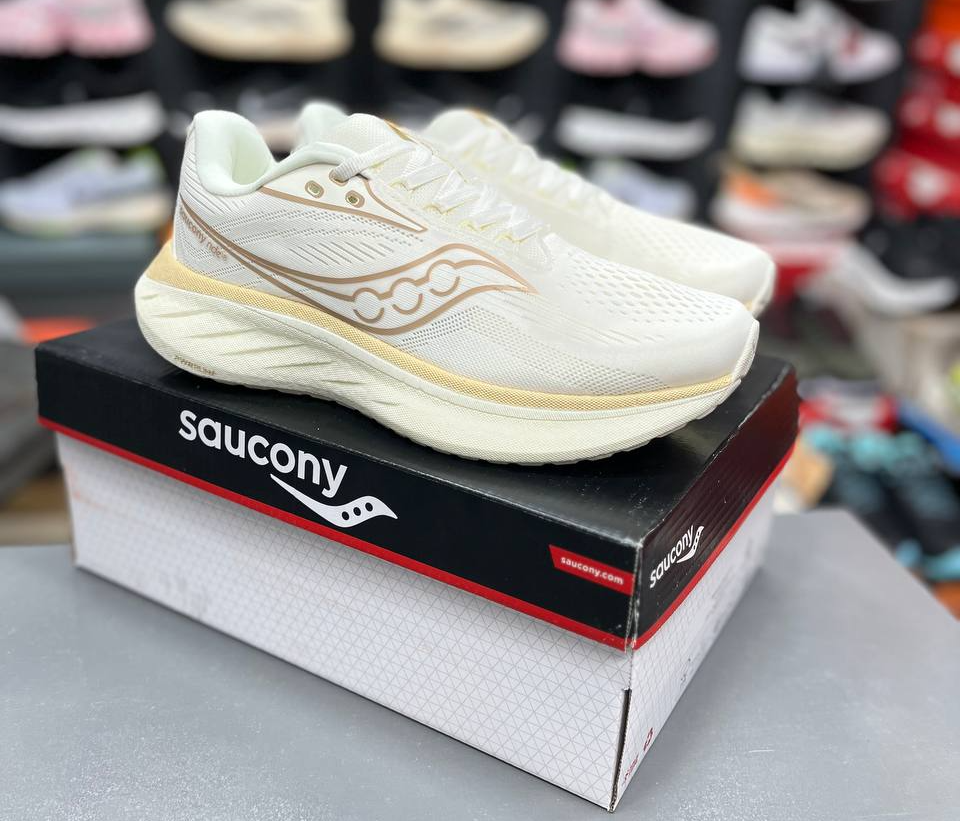 کتونی ساکونی راید۱۸مسترکوالیتیSaucony Ride 18ساخت ویتنام وارداتی سایز ۴۰ الی ۴۵ضمانت کیفیت کالا فروش تکی و عمده