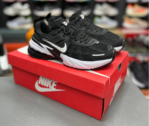 کتونی نایک وی تو کی مسترکوالیتی Nike V2k Runساخت ویتنام وارداتی سایز ۳۸الی۴۵ فروش تکی و عمده پایین ترین قیمت ضمانت اصالت کالا بالاترین کیفیت مسترکوالیتی درجه ۱