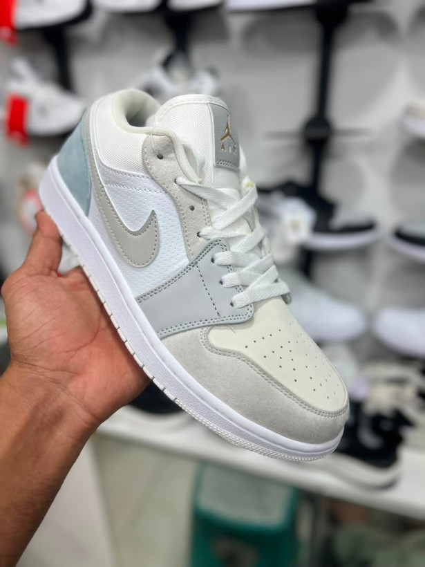 کتونی نایک ایر جردن وان Nike Air Jordan 1ساخت ویتنام وارداتی سایز۴۰ الی ۴۵ فروش تکی و عمده ضمانت کیفیت کالا