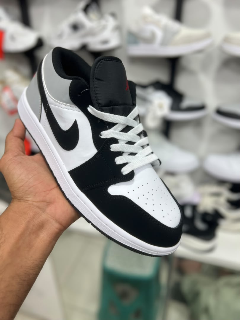 کتونی نایک ایر جردن وان Nike Air Jordan 1ساخت ویتنام وارداتی سایز۴۰ الی ۴۵ فروش تکی و عمده ضمانت کیفیت کالا