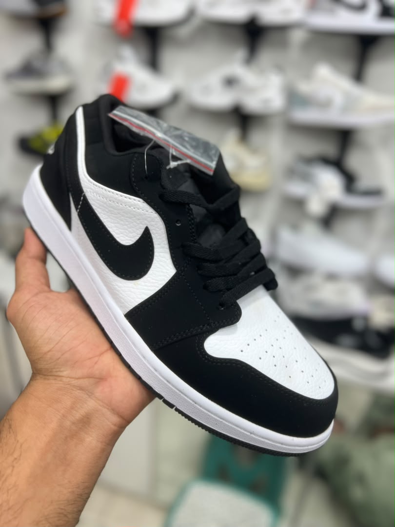 کتونی نایک ایر جردن وان Nike Air Jordan 1ساخت ویتنام وارداتی سایز۴۰ الی ۴۵ فروش تکی و عمده ضمانت کیفیت کالا