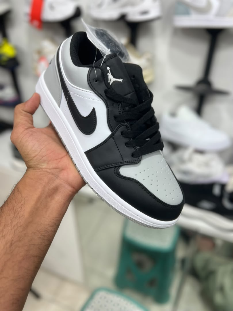 کتونی نایک ایر جردن وان Nike Air Jordan 1ساخت ویتنام وارداتی سایز۴۰ الی ۴۵ فروش تکی و عمده ضمانت کیفیت کالا