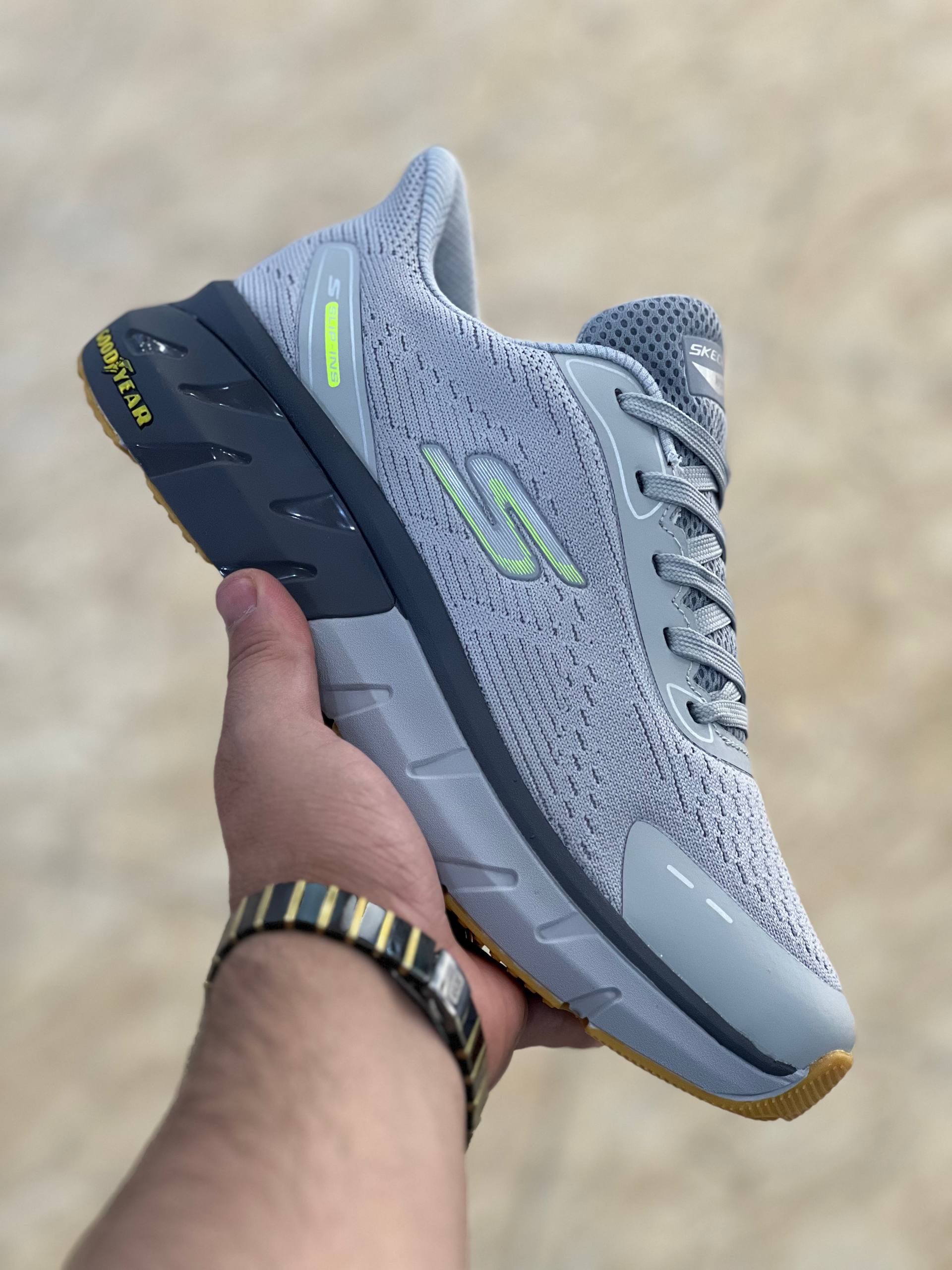 کتونی اسکیچرز آرچ فیت اسلیپ اینز با زیره گودیر مسترکوالیتیSkechers Archfit Slip-insساخت ویتنام وارداتی سایز۴۰ الی ۴۵فروش تکی و عمده ضمانت کیفیت کالا