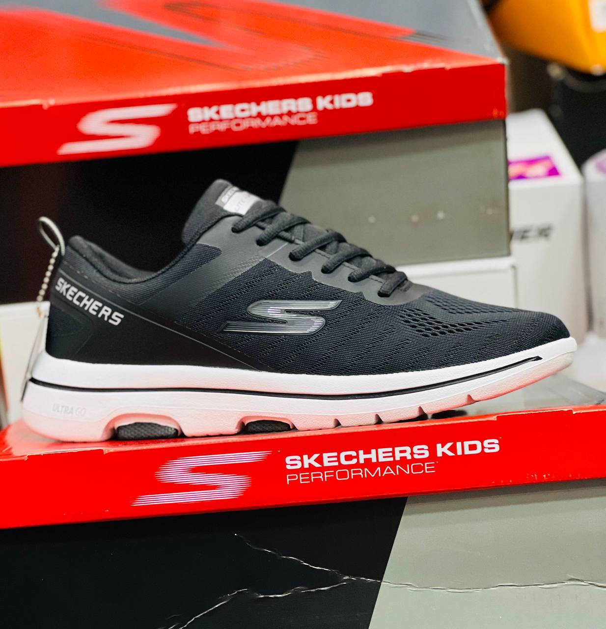 کتونی اسکیچرز اولترا گو مسترکوالیتیSkechers Ultra Goساخت ویتنام وارداتی سایز ۳۷الی ۴۸ فروش تکی و عمده ضمانت اصالت کالا کیفیت مسترکوالیتی درجه ۱