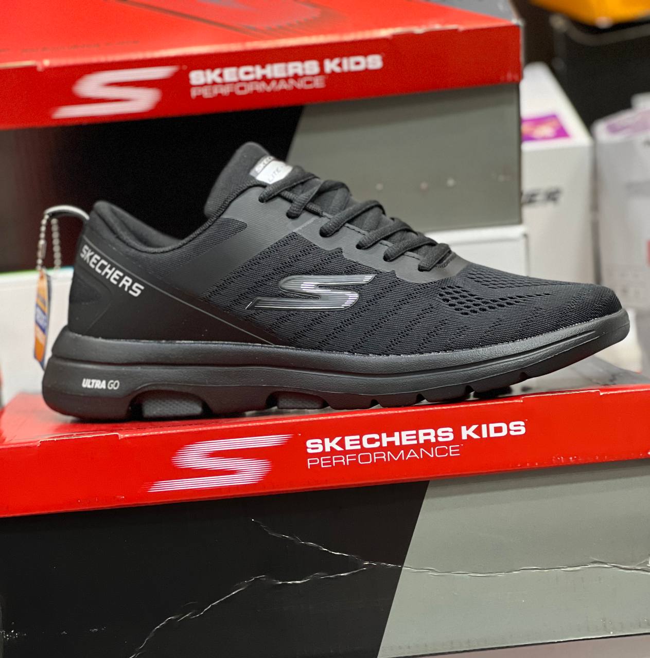 کتونی اسکیچرز اولترا گو مسترکوالیتیSkechers Ultra Goساخت ویتنام وارداتی سایز ۳۷الی ۴۸ فروش تکی و عمده ضمانت اصالت کالا کیفیت مسترکوالیتی درجه ۱