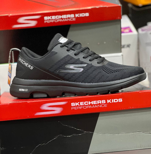 کتونی اسکیچرز اولترا گو مسترکوالیتیSkechers Ultra Goساخت ویتنام وارداتی سایز ۳۷الی ۴۸ فروش تکی و عمده ضمانت اصالت کالا کیفیت مسترکوالیتی درجه ۱