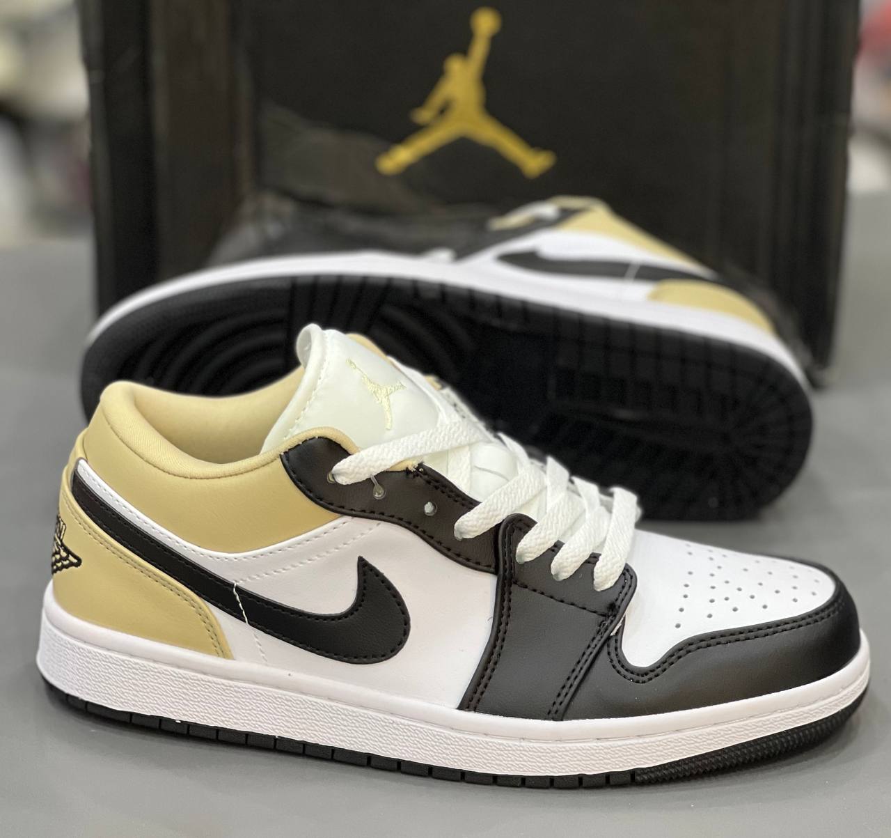 نایک ایرجردن وان مسترکوالیتی Nike Air Jordan 1ساخت ویتنام وارداتی سایز37الی ۴۵ فروش تکی و عمده ضمانت اصالت  کالا پایین ترین قیمت بالاترین کیفیت