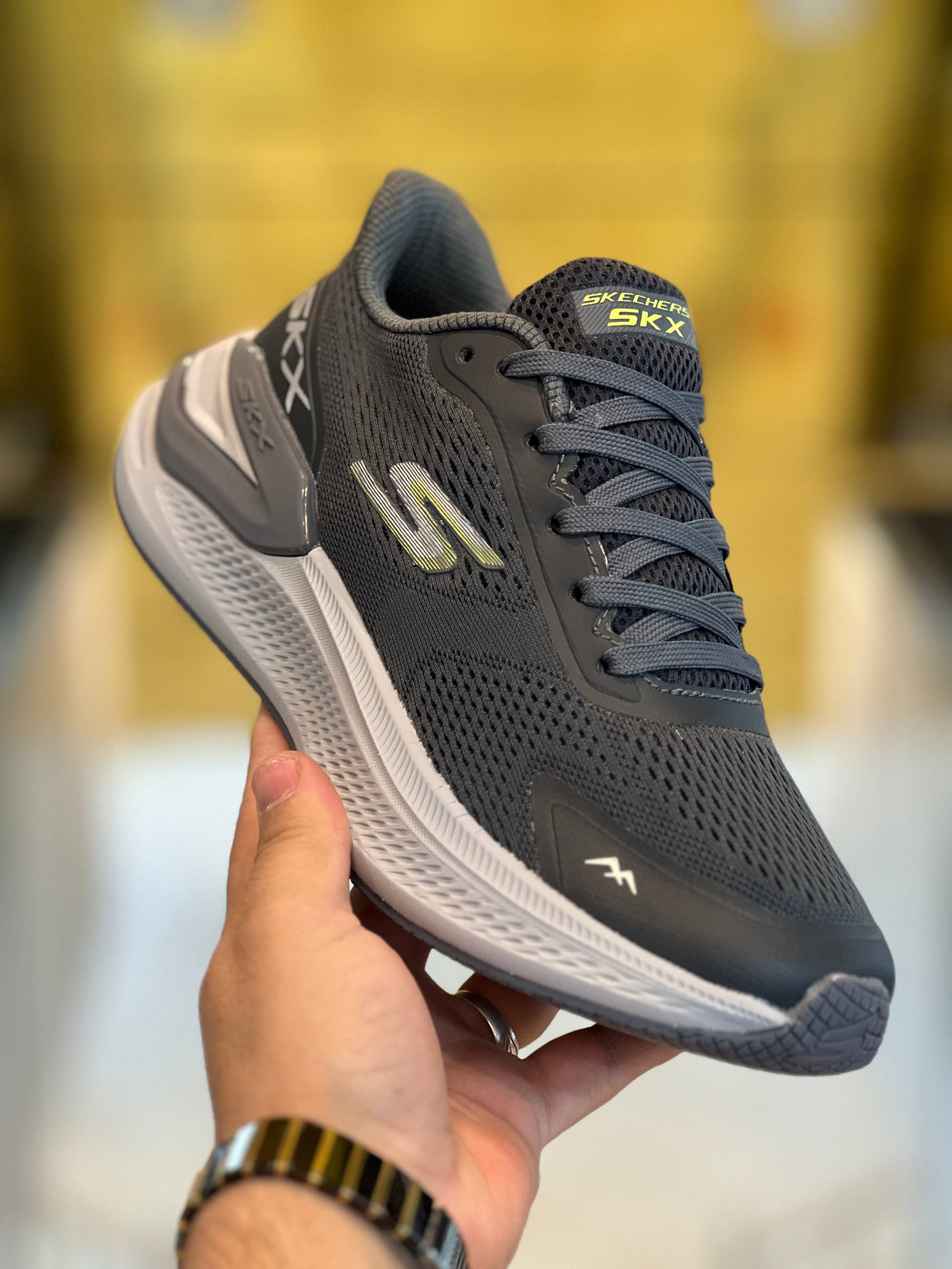 کتونی اسکیچرزSKXمسترکوالیتی Skechers SKXساخت ویتنام وارداتی سایز40الی ۴۵فروش تکی و عمده ضمانت اصالت کالا بالاترین کیفیت درجه ۱