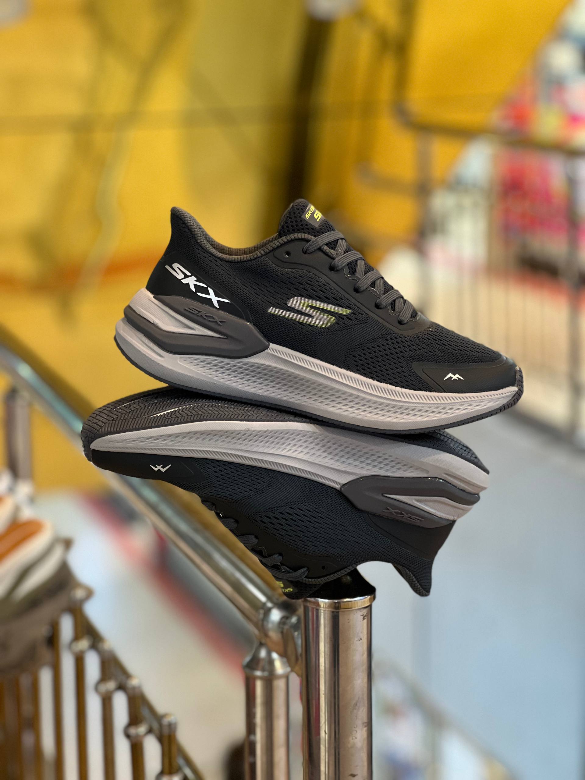 کتونی اسکیچرزSKXمسترکوالیتی Skechers SKXساخت ویتنام وارداتی سایز40الی ۴۵فروش تکی و عمده ضمانت اصالت کالا بالاترین کیفیت درجه ۱