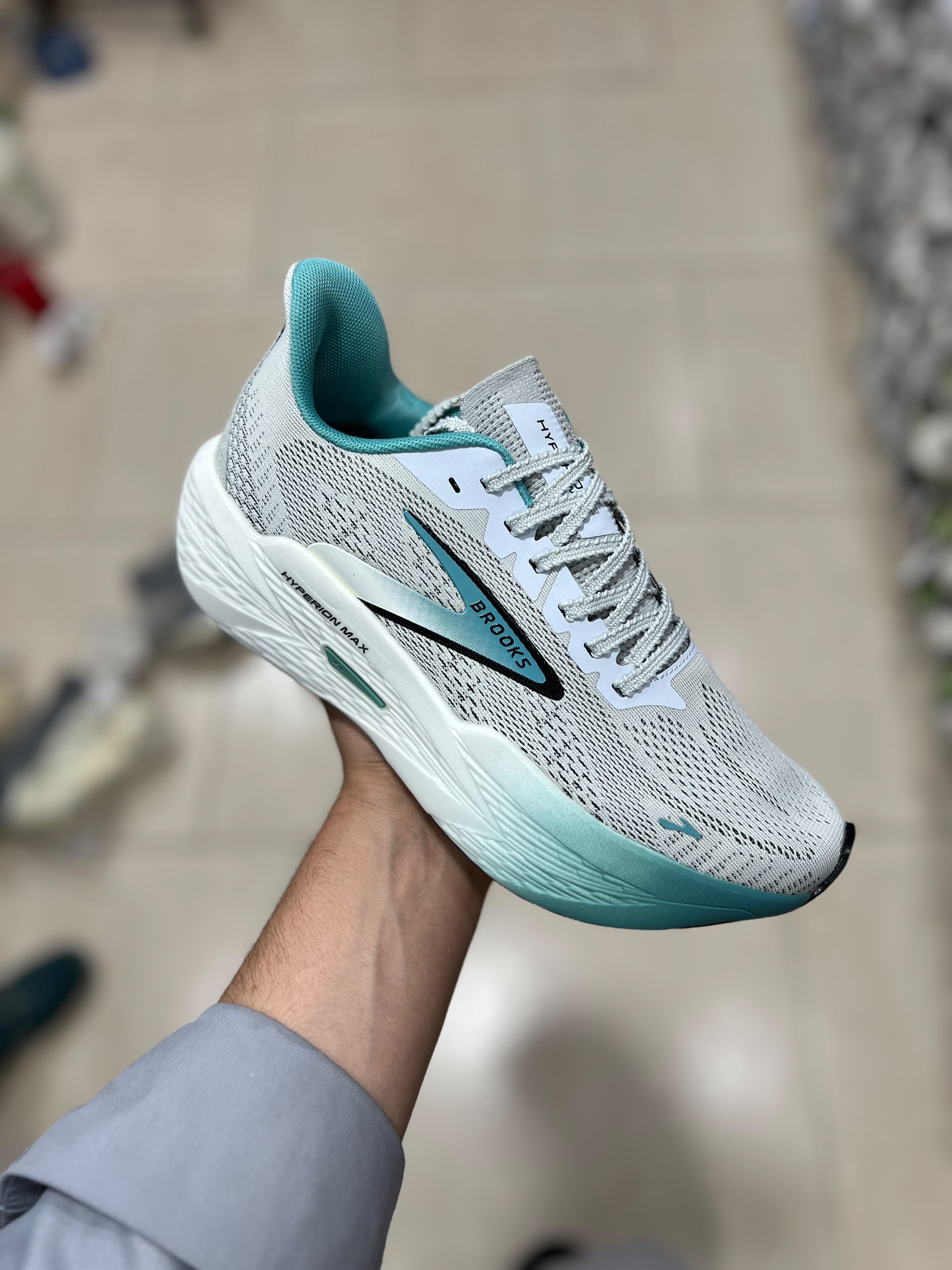 کتونی بروکس هایپریون مکس مسترکوالیتی Brooks Hyperion Maxساخت ویتنام وارداتی سایز۴۰الی ۴۵فروش تکی و عمده ضمانت کیفیت کالا