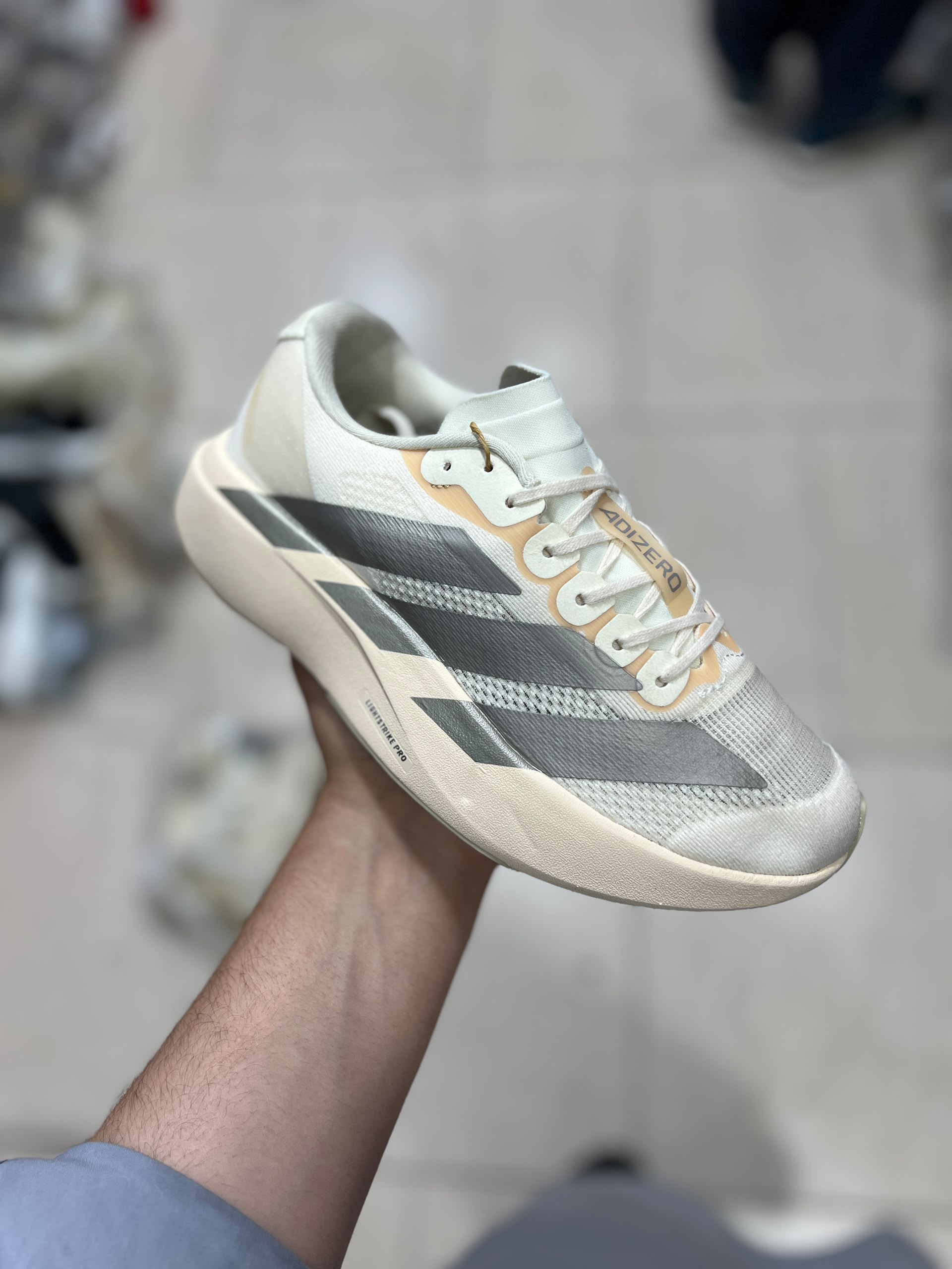 کتونی ادیداس آدیزیرو Adidas Adizero EVOSLساخت ویتنام وارداتی سایز ۳۷الی ۴۰ضمانت کیفیت کالا فروش تکی و عمده