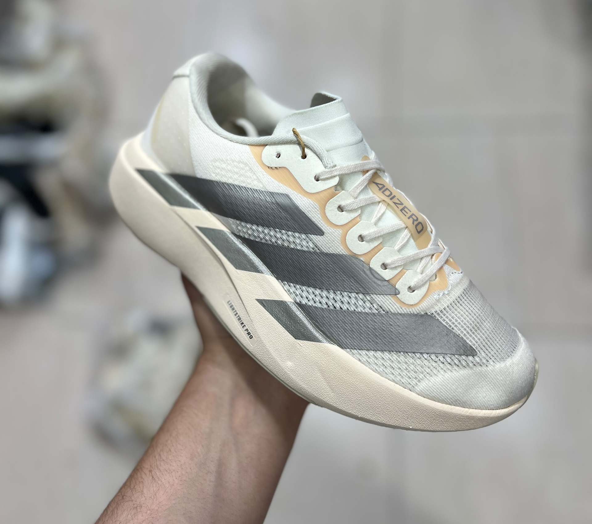 کتونی ادیداس آدیزیرو Adidas Adizero EVOSLساخت ویتنام وارداتی سایز ۳۷الی ۴۰ضمانت کیفیت کالا فروش تکی و عمده