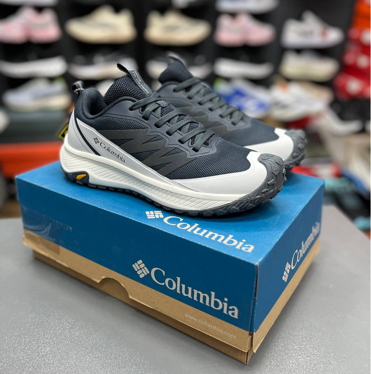 کتونی تراکینگ کلمبیا مسترکوالیتیColumbia waterproofساخت ویتنام وارداتی زیره ویبرام رویه ضد آب و گورتکس ضمانت کیفیت کالاسایز ۴۰الی ۴۵ فروش تکی و عمده بالاترین کیفیت پایین ترین قیمت